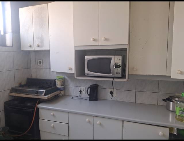 2 BEDROOM APARTMENT FOR SALE IN KEMPTON PARK CENTRAL
